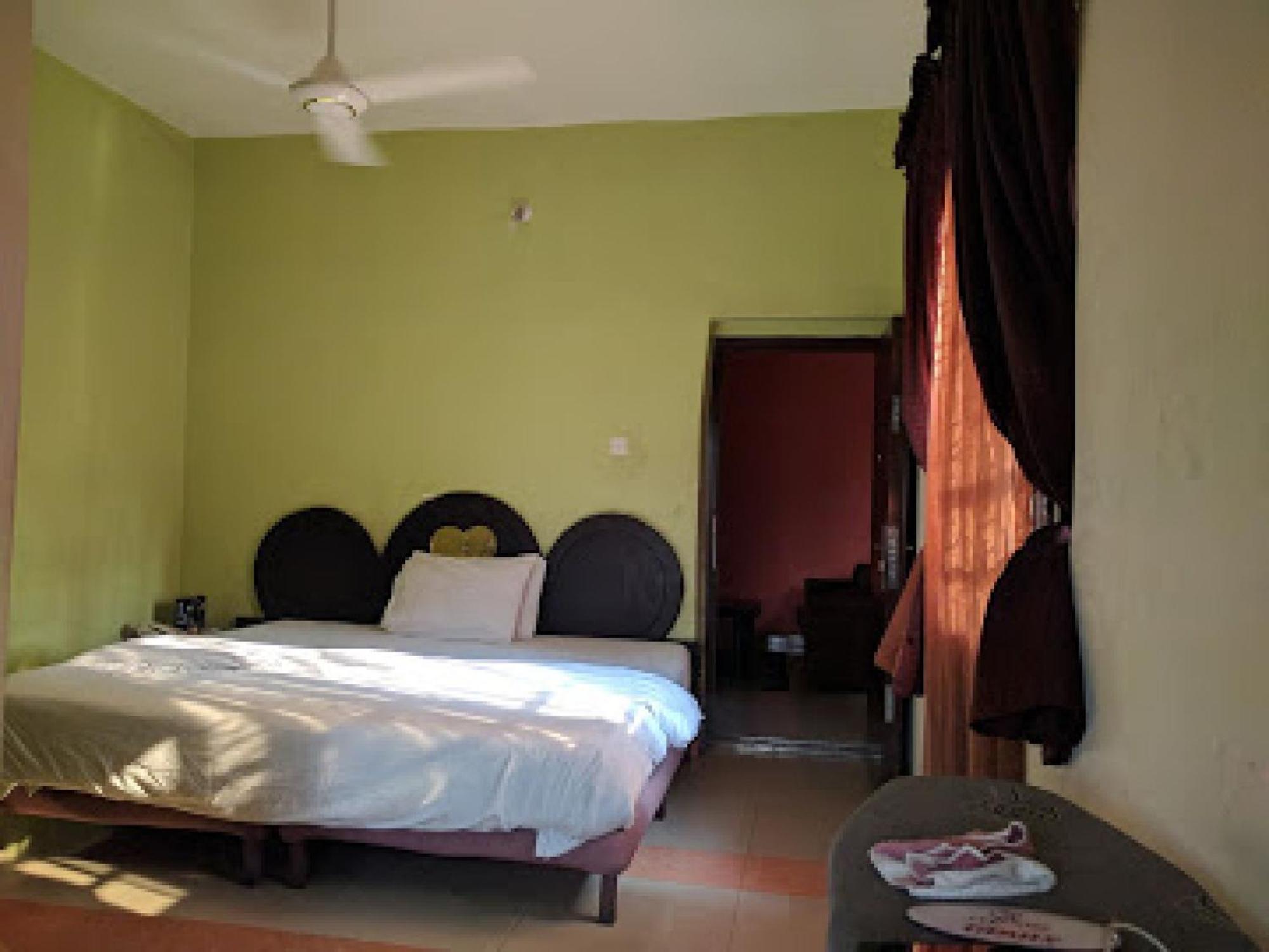 Room In Lodge - Clen-Phil Hotels And Suite Port Harcourt Exterior photo