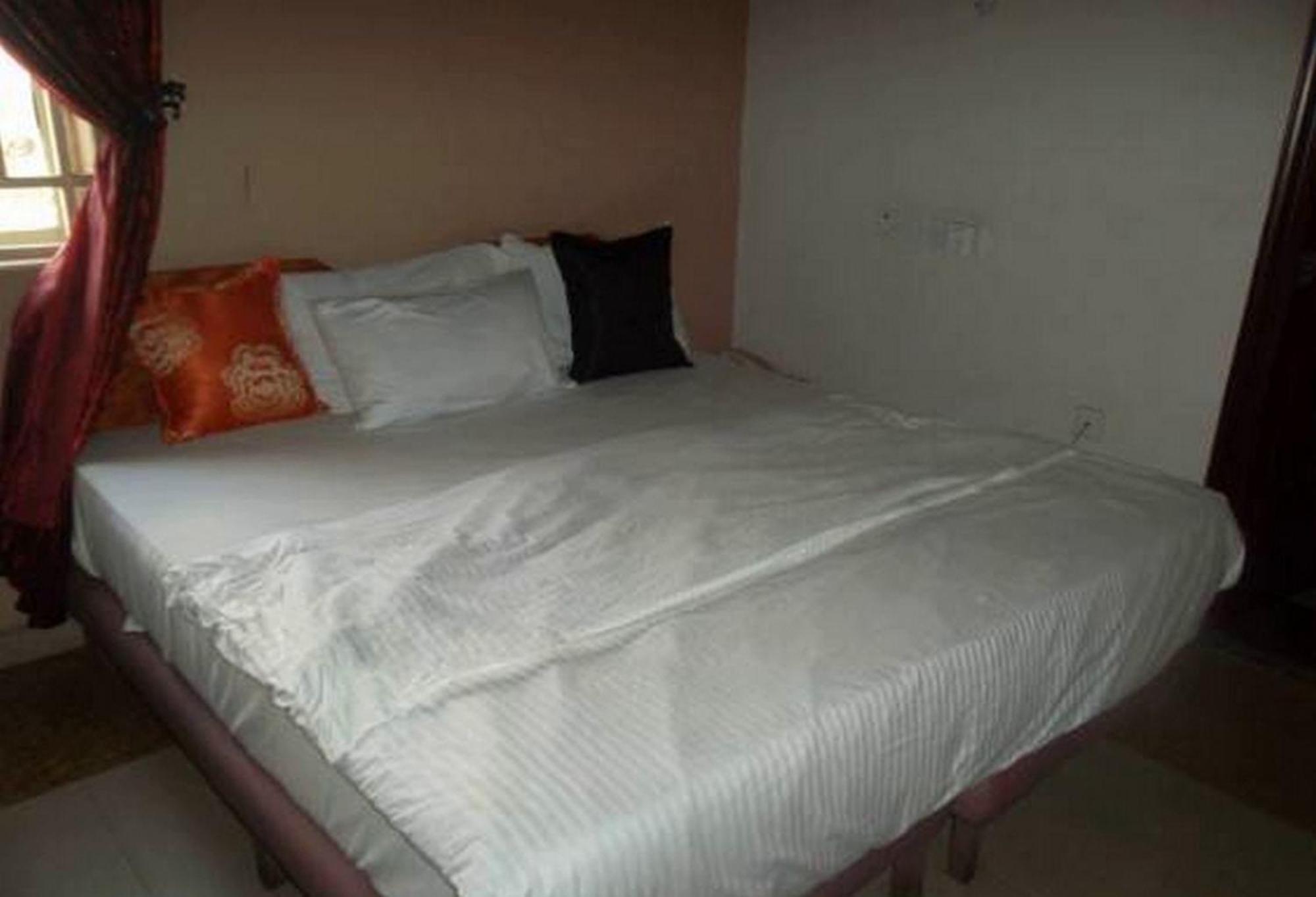 Room In Lodge - Clen-Phil Hotels And Suite Port Harcourt Exterior photo